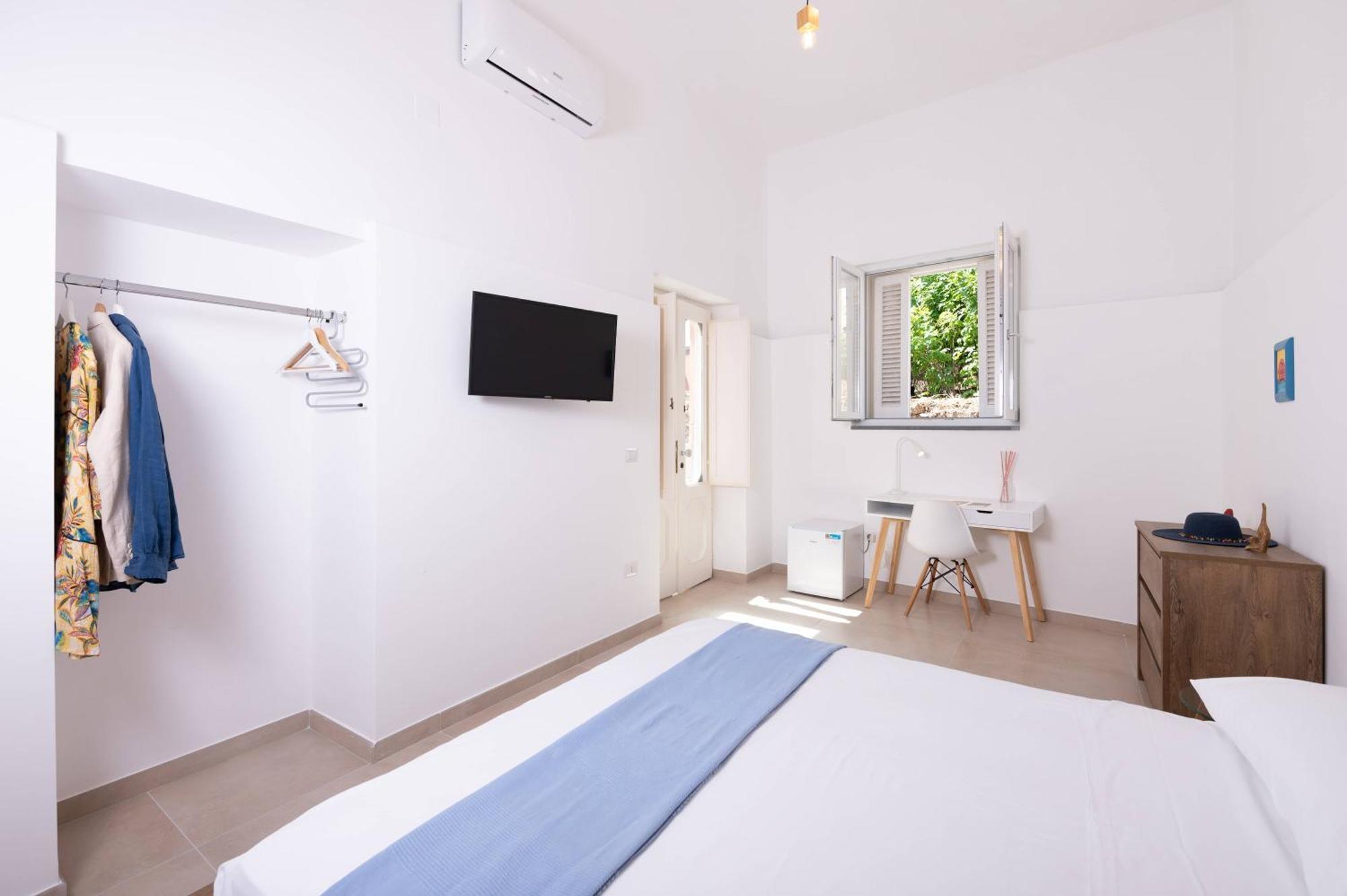 Gioia 13 Rooms & Apartments Procida Bagian luar foto