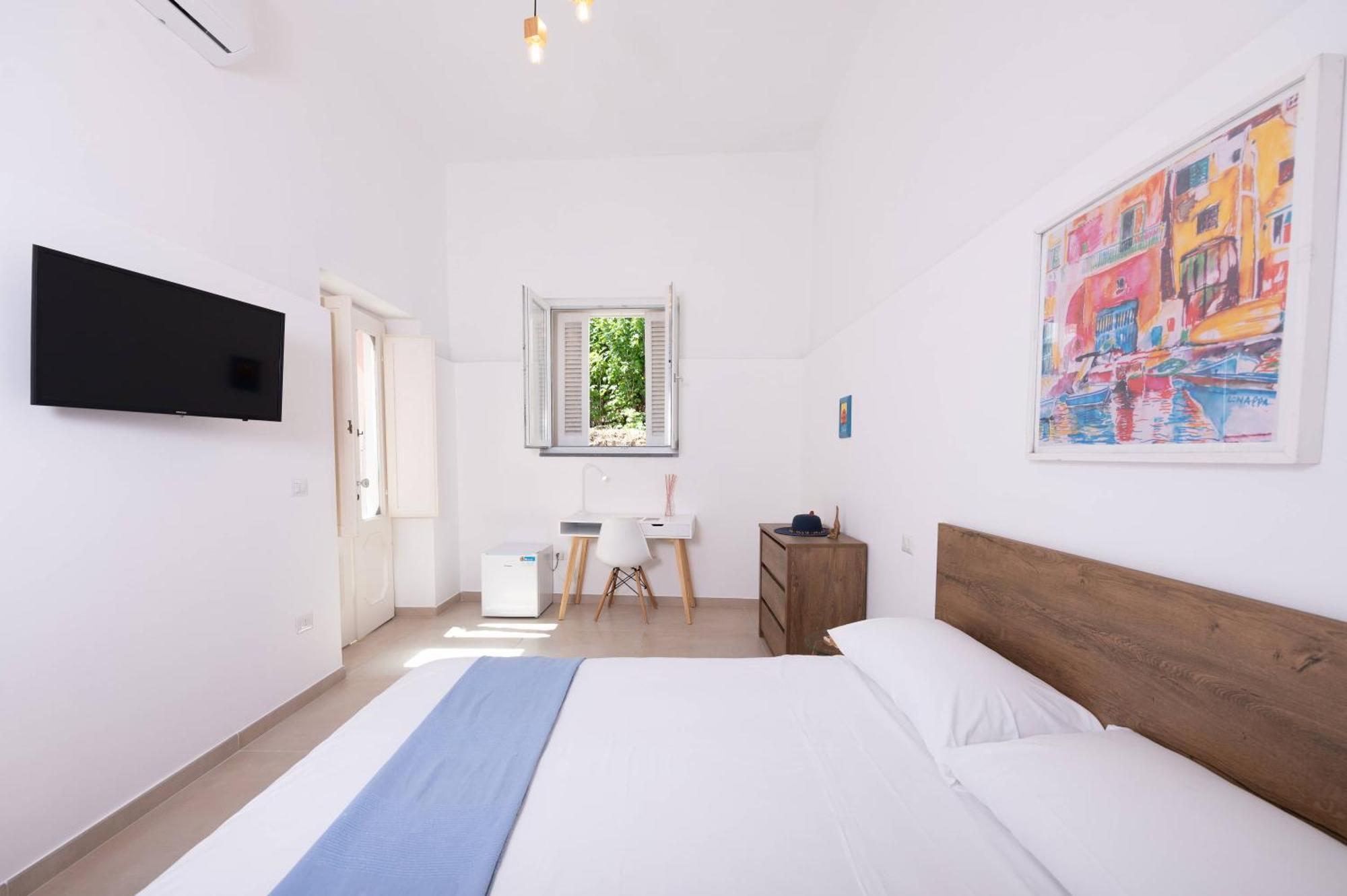 Gioia 13 Rooms & Apartments Procida Bagian luar foto