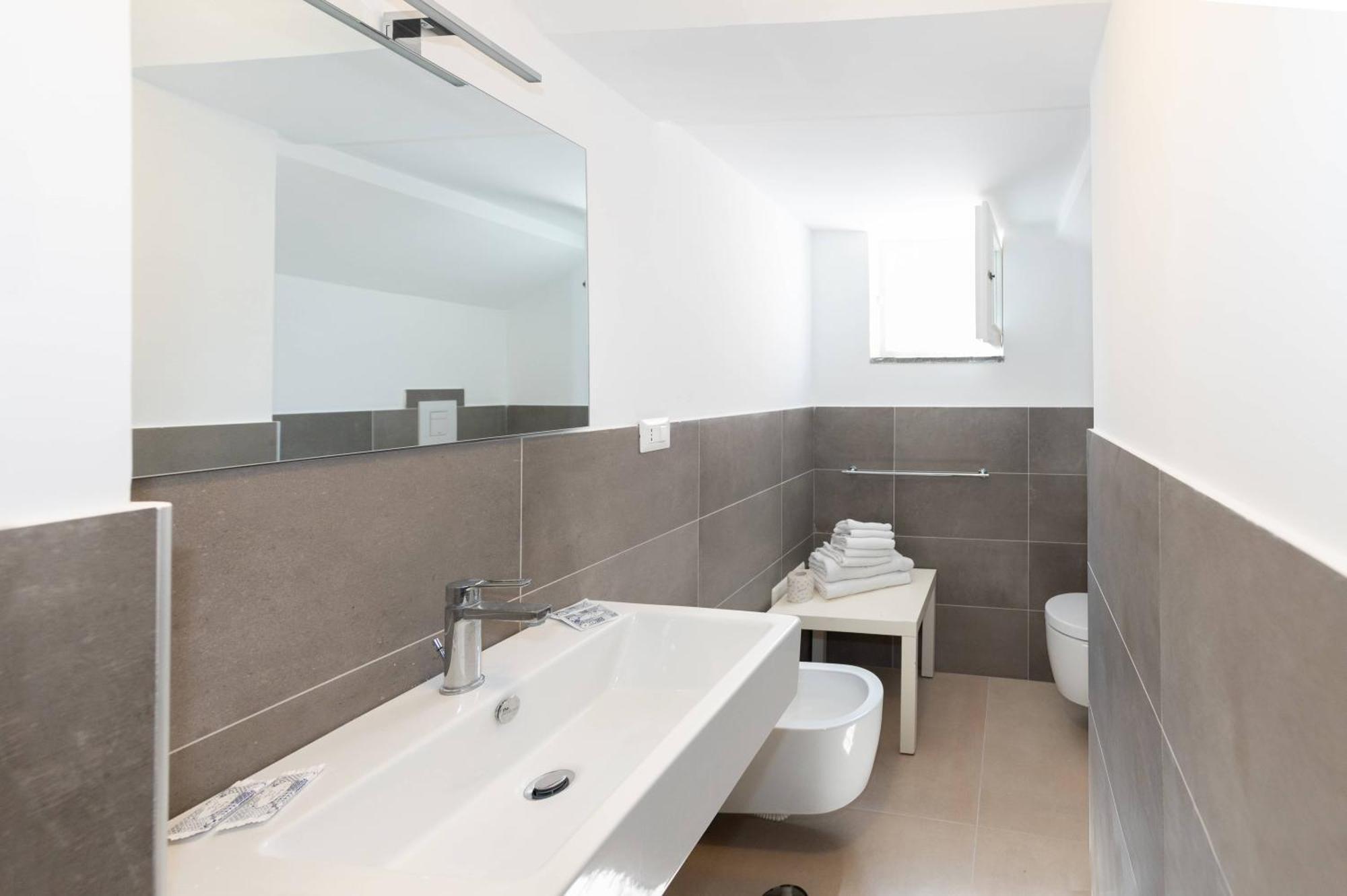 Gioia 13 Rooms & Apartments Procida Bagian luar foto