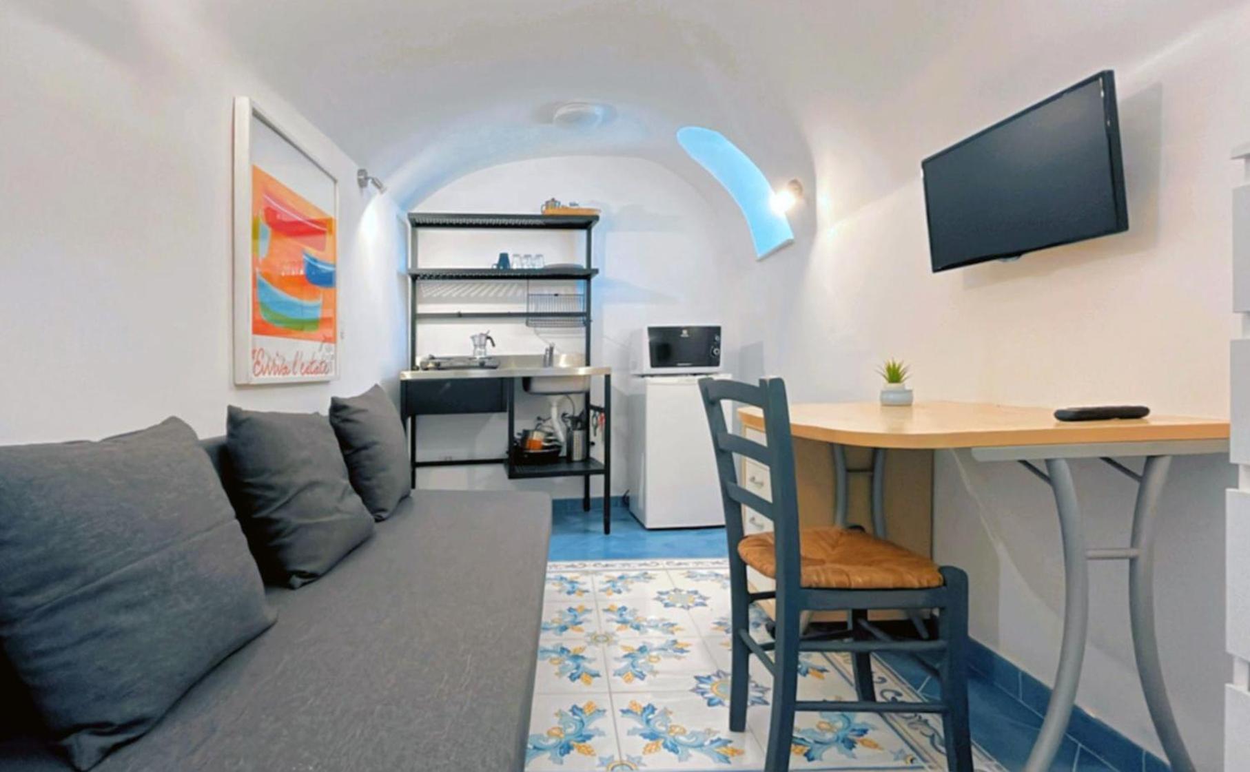 Gioia 13 Rooms & Apartments Procida Bagian luar foto
