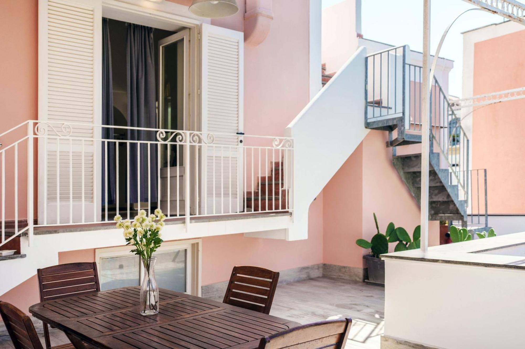 Gioia 13 Rooms & Apartments Procida Bagian luar foto