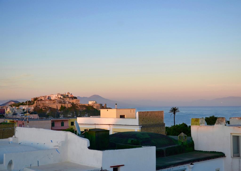 Gioia 13 Rooms & Apartments Procida Bagian luar foto